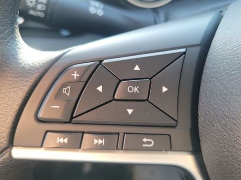 Used 2024 Nissan Sentra SV FWD image 22