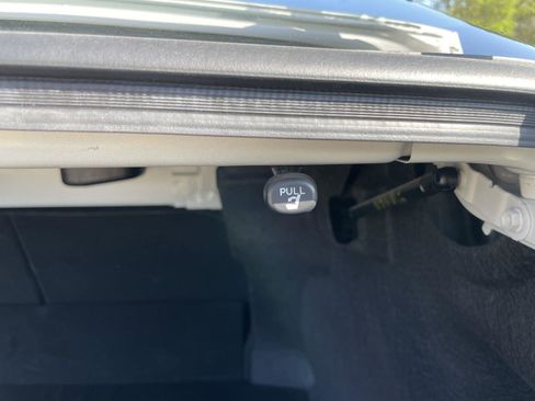 Used 2025 Toyota Camry LE image 37