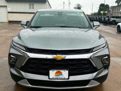 Used 2025 Chevrolet Blazer LT AWD/4WD image 3