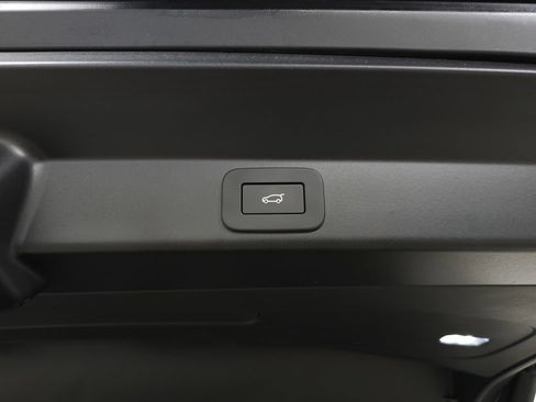 Certified 2026 Land Rover Range Rover Sport SE AWD/4WD image 7