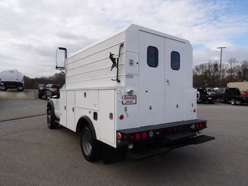 Used 2012 Ford F550 2WD Regular Cab Super Duty w/ Payload Upgrade Pkg image 5