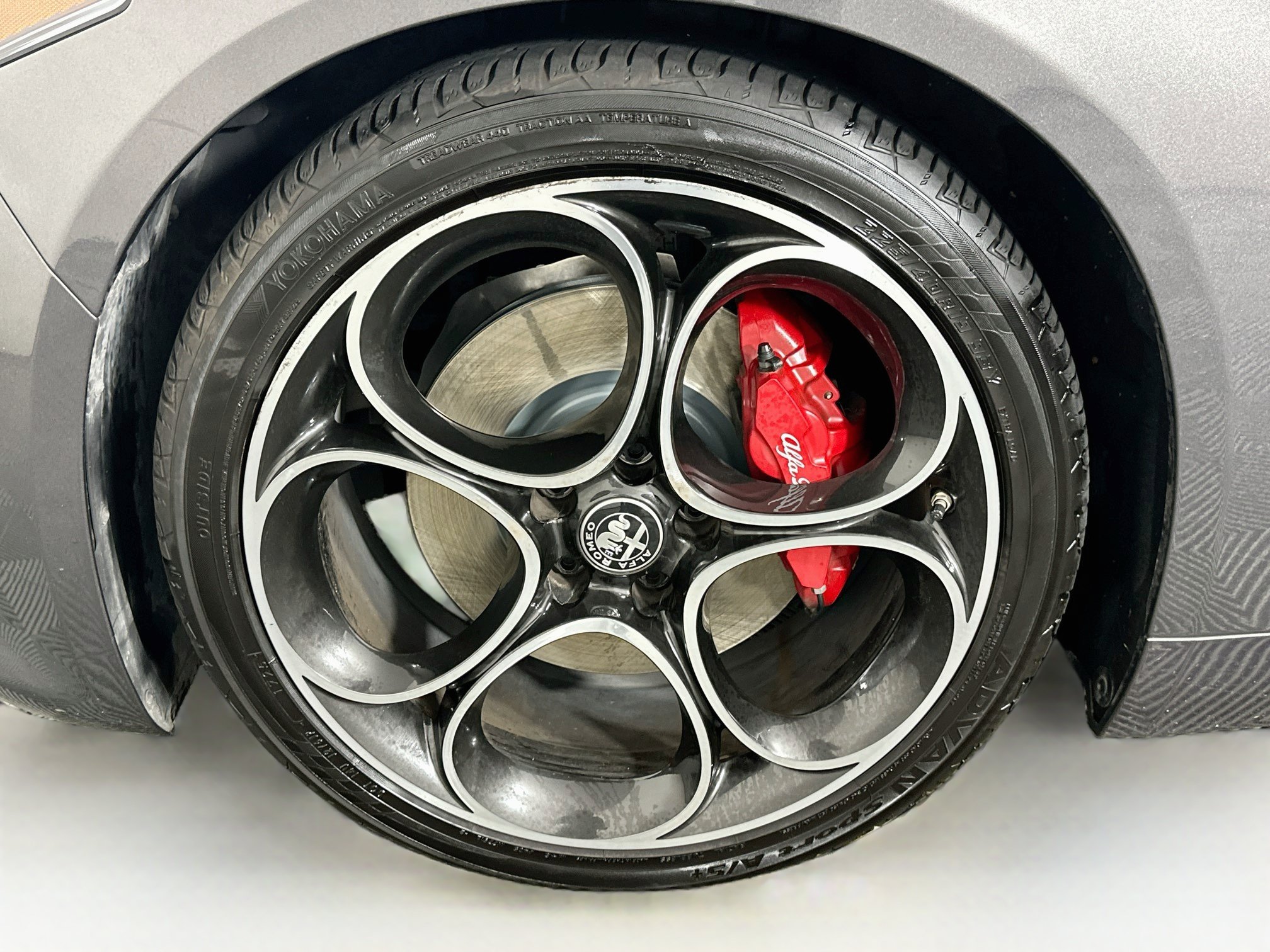 Used 2023 Alfa Romeo Giulia Veloce RWD image 11