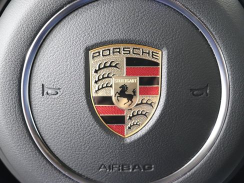 Used 2025 Porsche 718 Cayman image 37