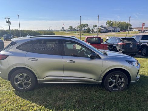 Used 2023 Ford Escape ST-Line w/ Tech Pack #1 image 5