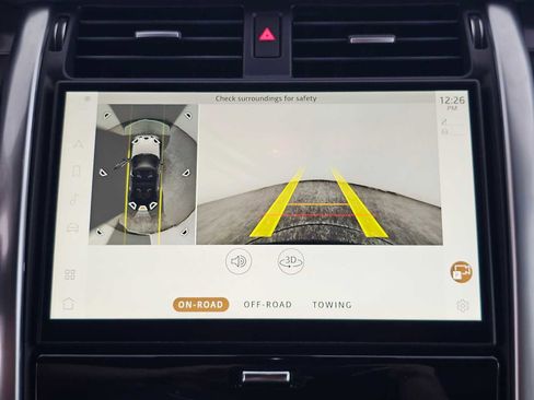 Used 2024 Land Rover Discovery Metropolitan Edition image 29