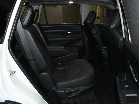 Used 2024 Toyota Grand Highlander FWD image 48