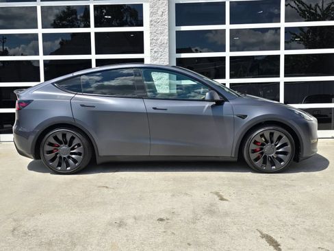 Used 2022 Tesla Model Y Performance AWD/4WD image 2