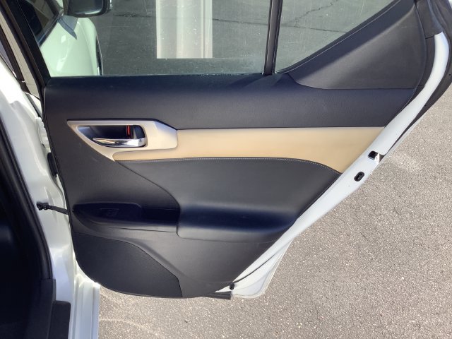 Used 2014 Lexus CT 200h FWD image 34