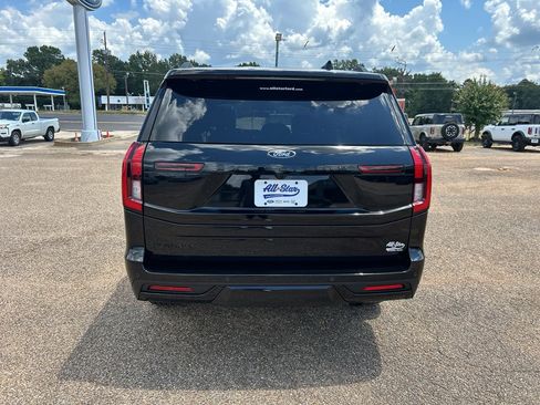 New 2025 Ford Expedition Platinum w/ Stealth Performance Package image 4