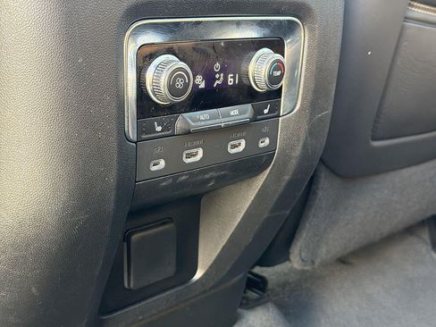 Used 2023 GMC Yukon Denali Ultimate AWD/4WD image 43