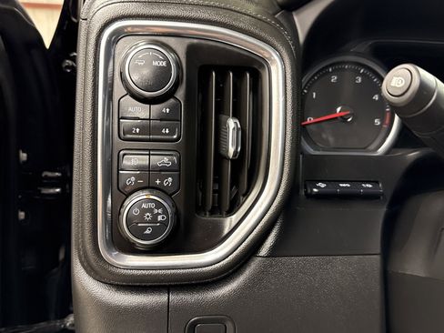 Used 2021 Chevrolet Silverado 2500 LTZ w/ LTZ Plus Package image 11