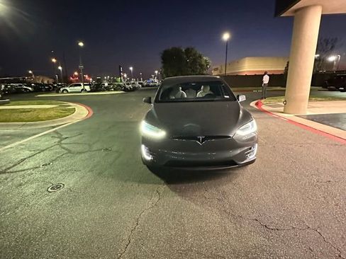 Used 2019 Tesla Model X Long Range image 5