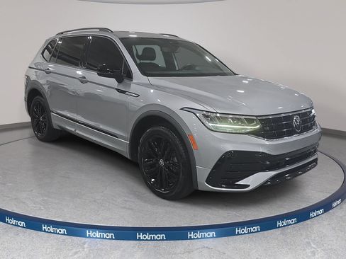 Used 2022 Volkswagen Tiguan SE R-Line FWD image 4