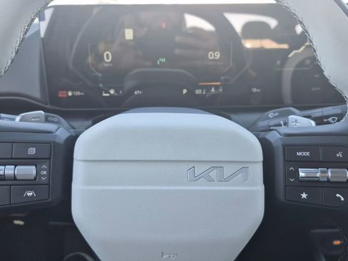 New 2025 Kia K4 GT-Line w/ GT-Line Premium Package image 18