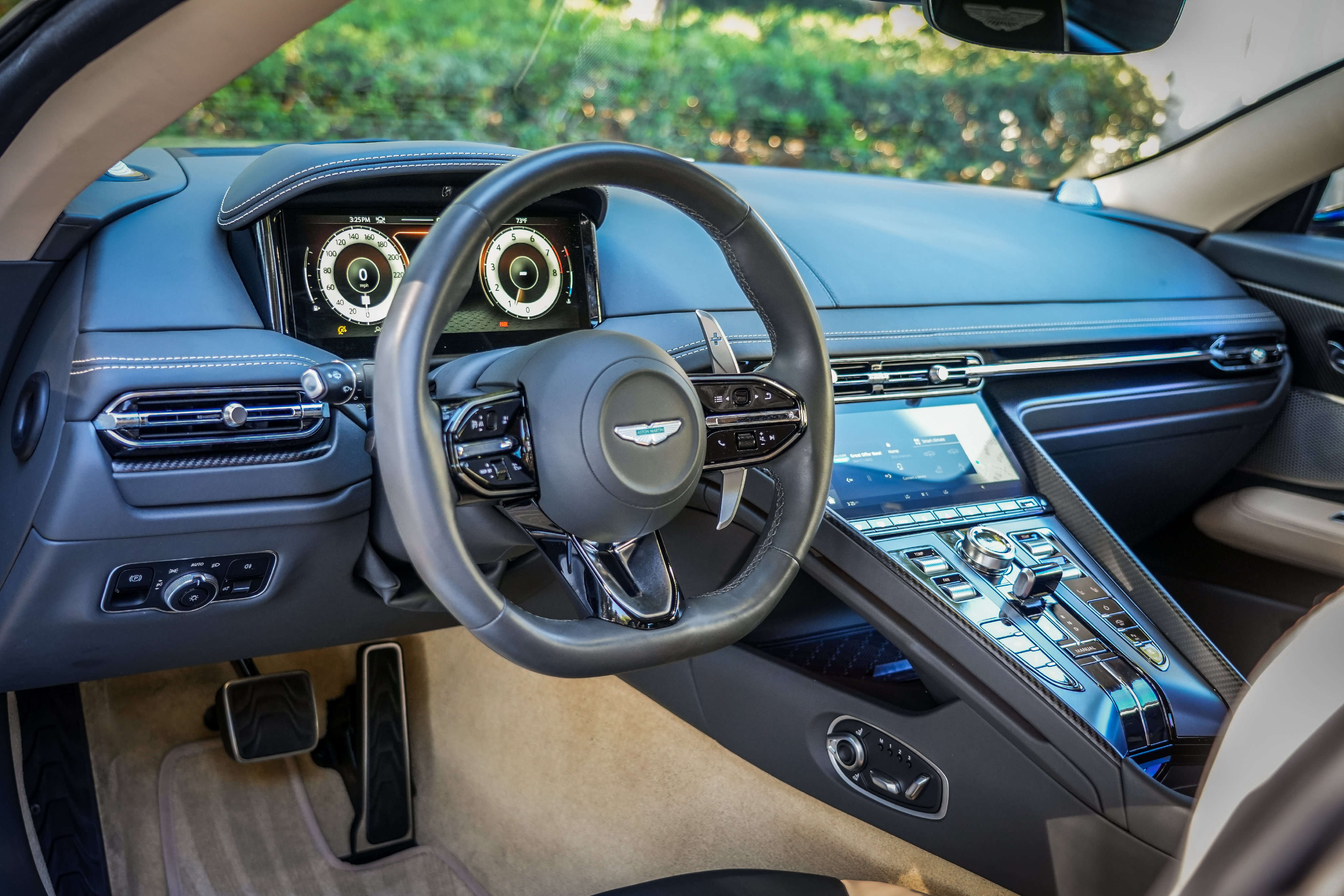 Used 2024 Aston Martin DB12 Coupe RWD image 17