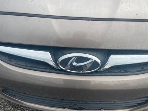 Used 2013 Hyundai Accent GLS FWD image 21