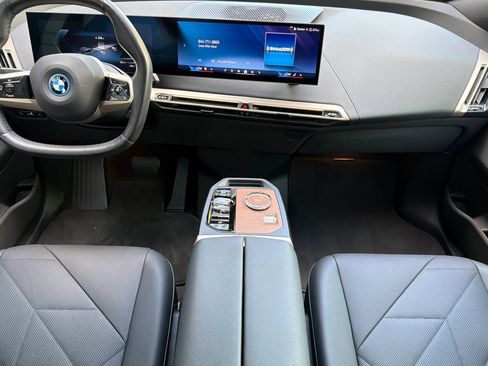 Used 2024 BMW iX xDrive50 w/ Premium Package image 17