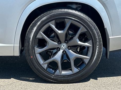 New 2026 Lexus TX 500h AWD image 33