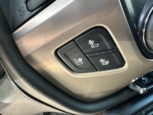 Used 2018 GMC Sierra 1500 Denali w/ Denali Ultimate Package AWD/4WD image 24
