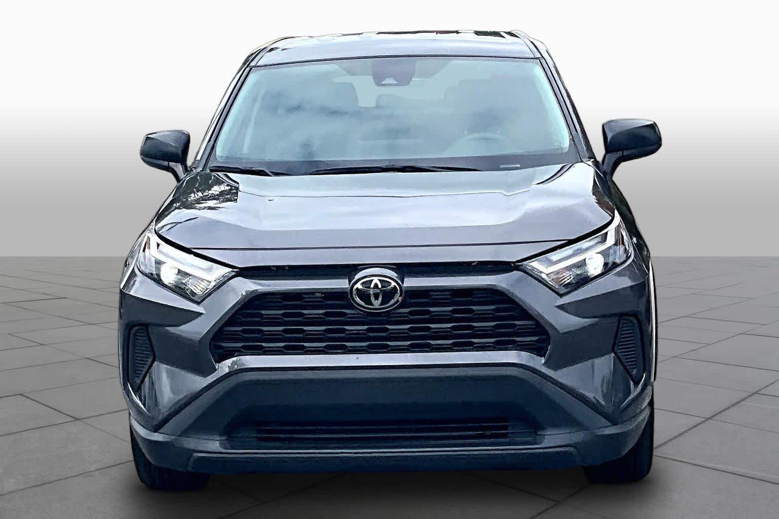 Used 2025 Toyota RAV4 LE AWD/4WD image 4