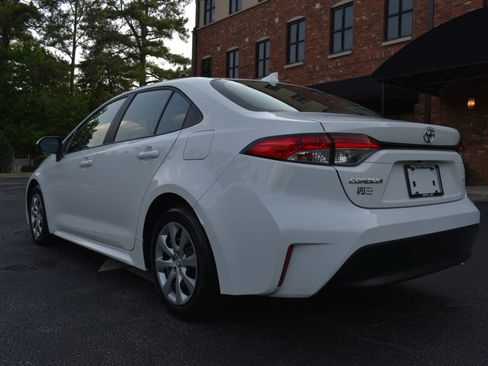 Used 2025 Toyota Corolla LE FWD image 34