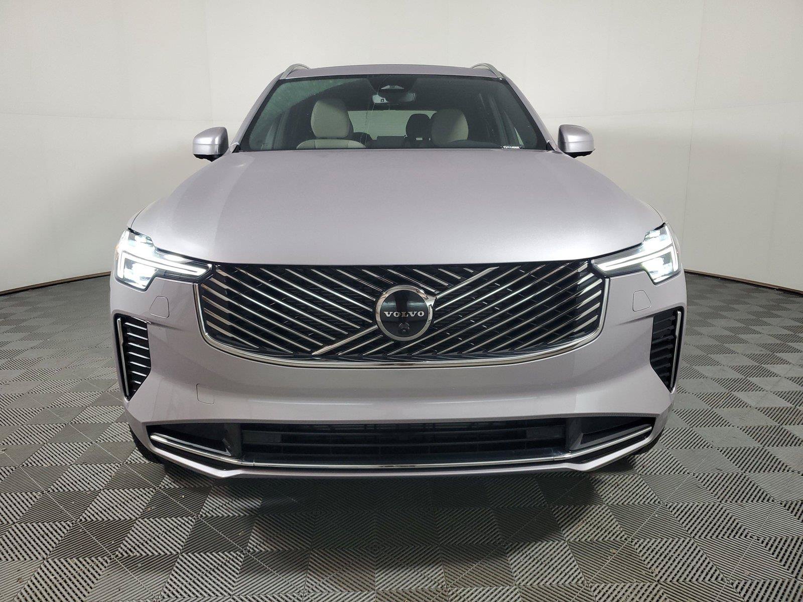 Used 2026 Volvo XC90 B6 Plus w/ Protection Package Premier AWD/4WD image 2