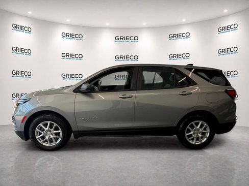 Used 2024 Chevrolet Equinox LS w/ Driver Confidence II Package FWD image 4