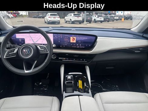 Used 2025 Buick Envision Avenir image 18