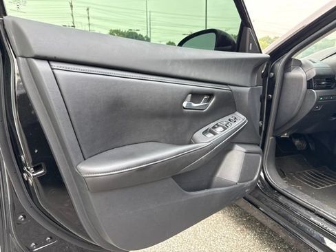 Used 2022 Nissan Sentra SV w/ Trunk Package FWD image 13