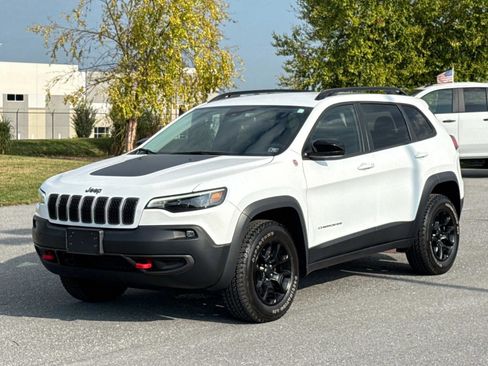 Used 2022 Jeep Cherokee Trailhawk w/ Comfort/Convenience Group image 27