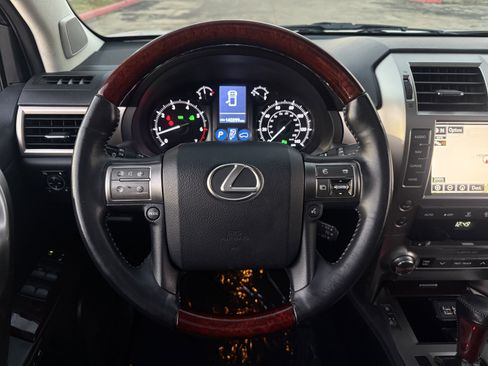 Used 2014 Lexus GX 460 image 16