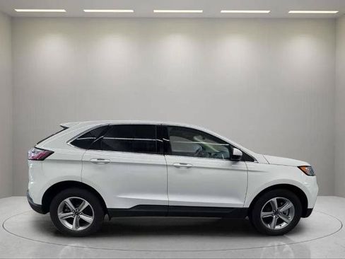 Certified 2024 Ford Edge SEL w/ Convenience Package AWD/4WD image 4