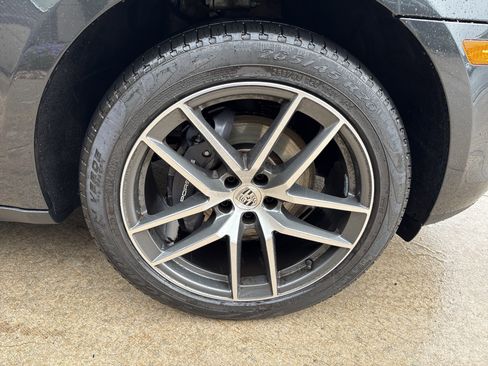 Used 2024 Porsche Macan image 13