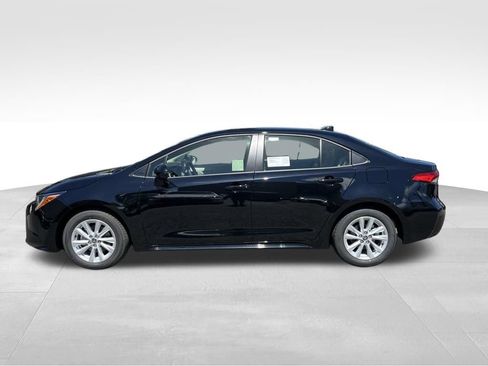New 2026 Toyota Corolla LE FWD image 2