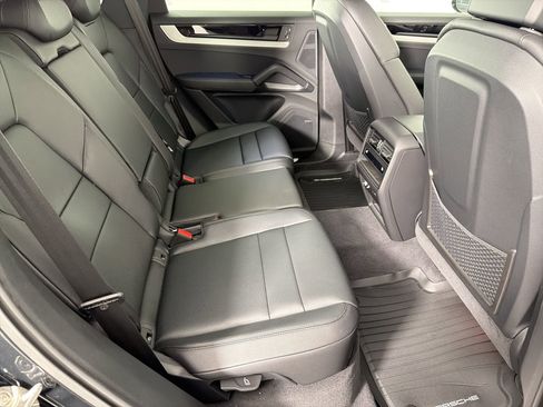 Used 2026 Porsche Cayenne image 29