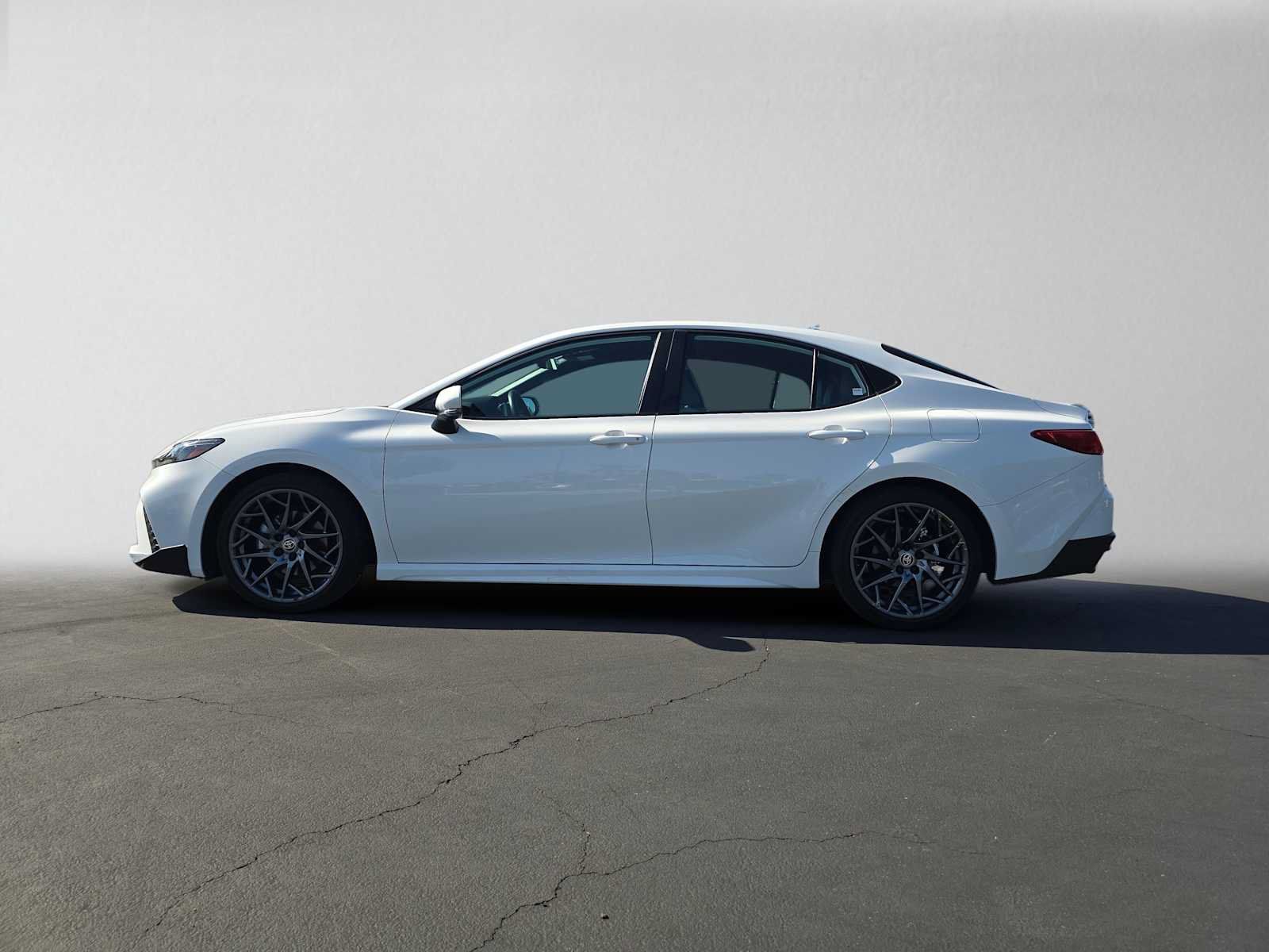 Used 2026 Toyota Camry SE w/ Convenience Package FWD image 6