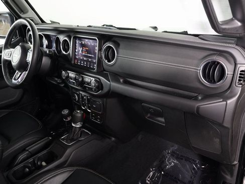 Used 2023 Jeep Wrangler Unlimited Sahara w/ Cold Weather Group image 9