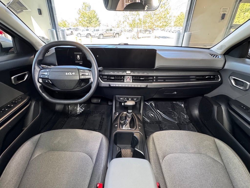 Used 2025 Kia K4 FWD image 13