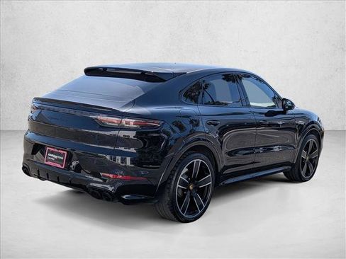 Used 2022 Porsche Cayenne Turbo AWD/4WD image 6