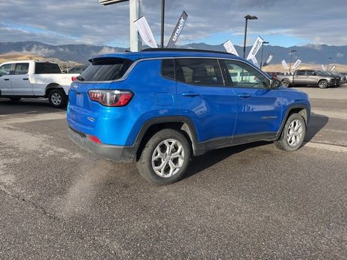 Used 2024 Jeep Compass Latitude image 3