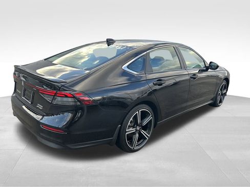 Used 2025 Honda Accord Sport image 5