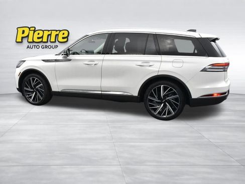 Used 2025 Lincoln Aviator Reserve w/ Equipment Group 201A image 2