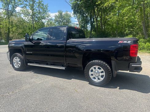 Used 2015 Chevrolet Silverado 2500 LT w/ LT Convenience Package AWD/4WD image 18