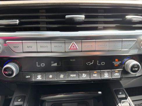 Used 2022 Kia Telluride SX w/ Nightfall Edition Package AWD/4WD image 25