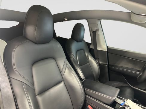 Used 2021 Tesla Model Y Long Range AWD/4WD image 19