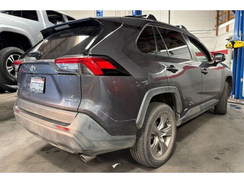 Used 2023 Toyota RAV4 LE image 5