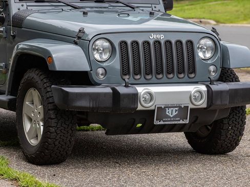 Used 2015 Jeep Wrangler Unlimited Sahara w/ Dual Top Group image 6