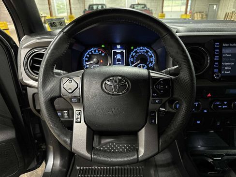 Used 2023 Toyota Tacoma TRD Sport image 18