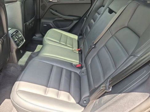 Used 2023 Porsche Macan AWD/4WD image 20