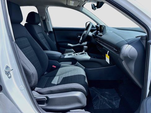 Certified 2026 Honda HR-V LX image 29